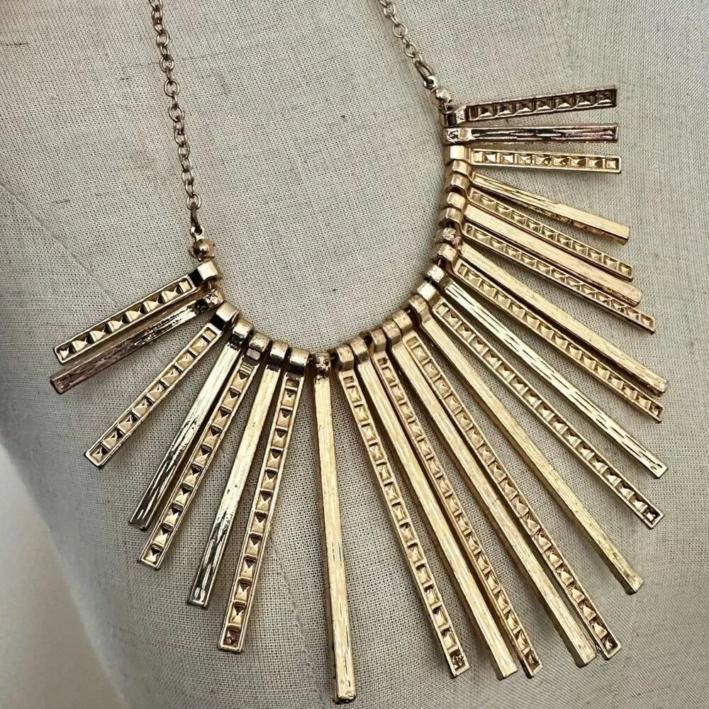 Gold tone and rhinestone fan statement necklace - Picture 6 of 8